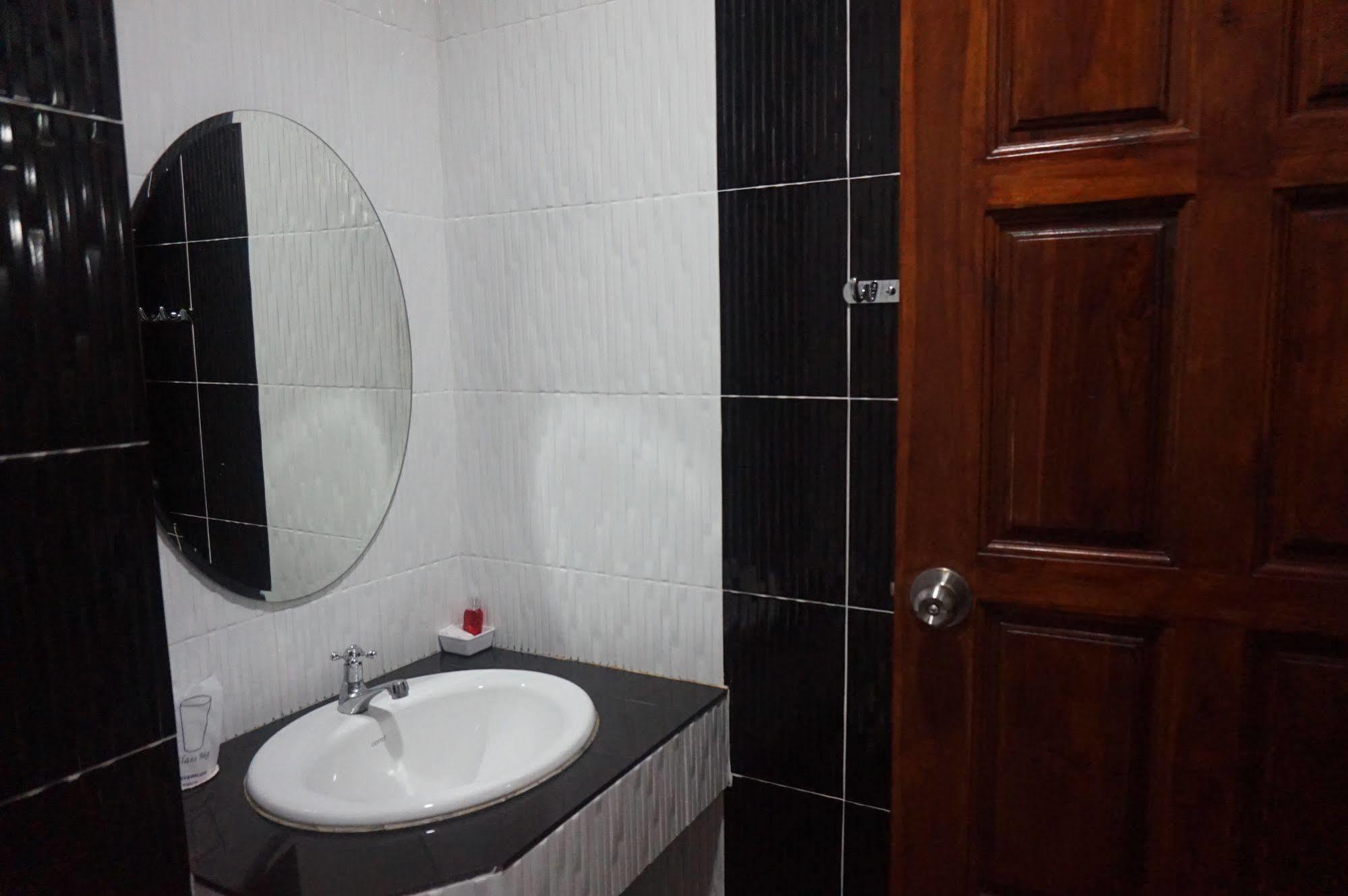 Nasa Mansion Apartman Phuket Kültér fotó